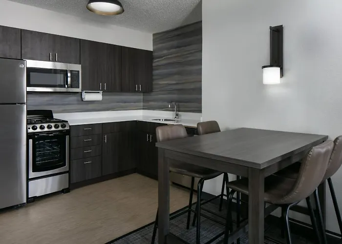 Hotel By Marriott South Tulsa