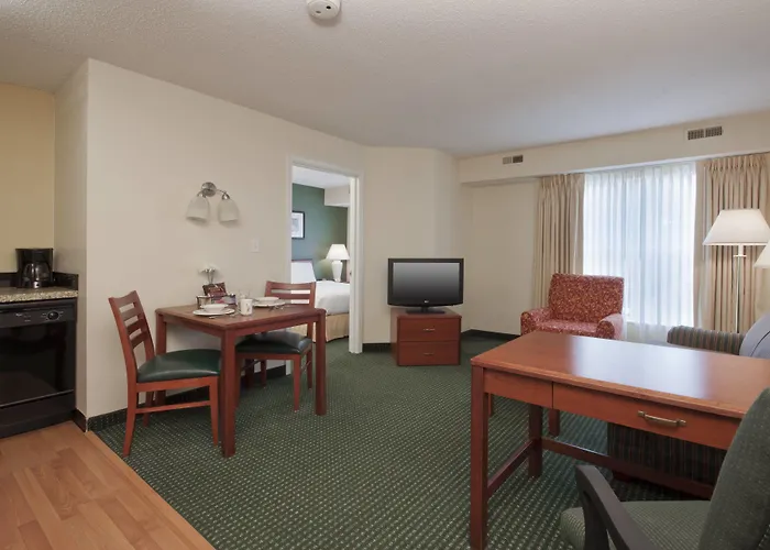 Hotel By Marriott South