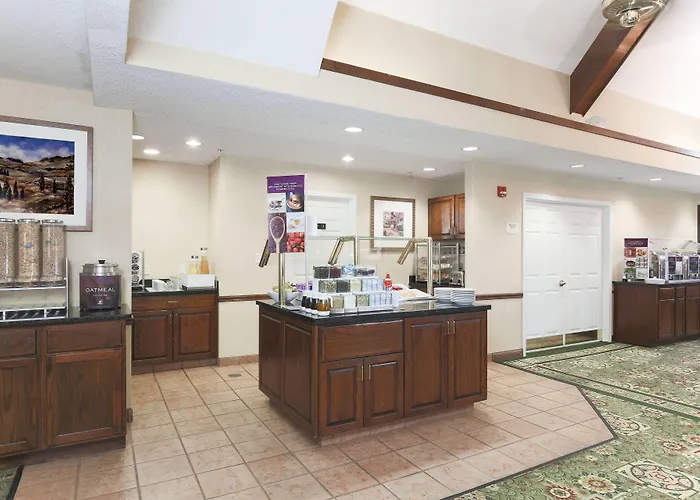 Hotel By Marriott South Tulsa