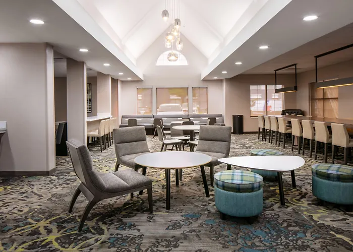 Hotel By Marriott South Tulsa